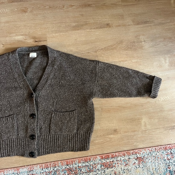 Babaa no.17 cardigan in oak - Picture 3 of 10
